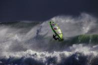Misin segunda de la Red Bull Storm Chase, windsurf pico en Tasmania