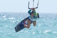 Bruna Kajiya da la sorpresa y gana el Mundial de Kiteboarding en Sotavento