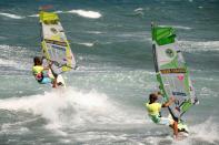 Las gemelas Daida e Iballa Ruano, comparten podium en el campeonato del mundo de Windsurf