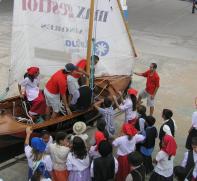 Escolares majoreros conocen los barquillos de vela latina por el Da de Canarias