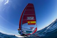 El exceso de viento deja a los windsurfistas del Europeo de RS:X en tierra