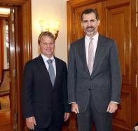 El Rey recibe a Alex Pella, que anuncia su participaci�n en la Vend�e Globe 2016